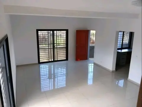 Appartement 3 ch. à louer — Ambohijanaka
