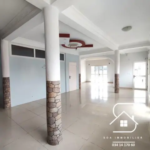 Immeuble 3 pièces à louer… — 1 500 000 Ar | Fonenako