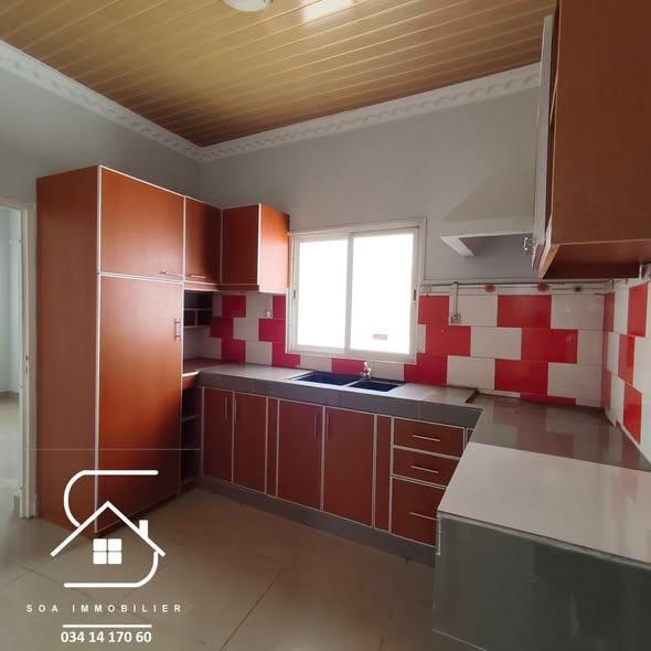 Immeuble 3 ch. à louer — Ambohitrarahaba - photo 5