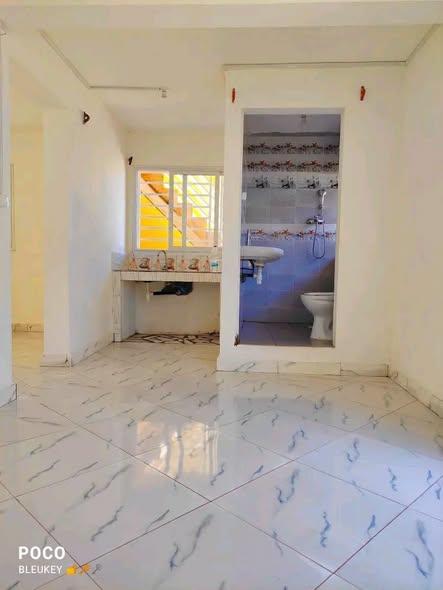 Appartement à louer — Ambohitsoa - photo 2