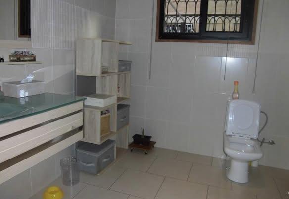 Bureau 1 ch. 60 m² à louer — Alarobia - photo 3
