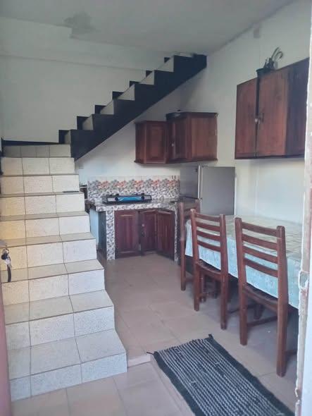 Maison 2 ch. à louer — Toamasina - photo 2