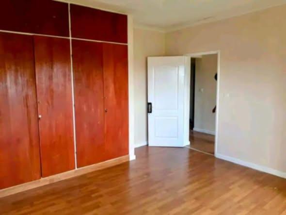 Appartement 2 ch. à louer — Amboditsiry - photo 2