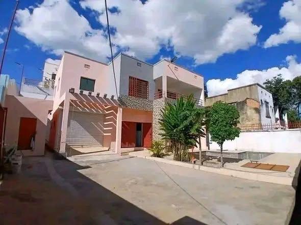 Maison 4 ch. à vendre — Imerimanjaka - photo 2