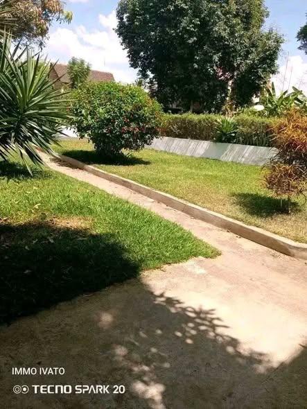 Appartement 1 ch. à louer — Ambohibao - photo 2