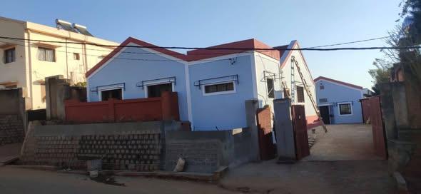 Maison 2 ch. à louer — Ambohidratrimo - photo 1