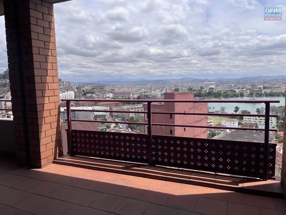 Appartement 2 ch. à louer — Ambatonakanga - photo 2