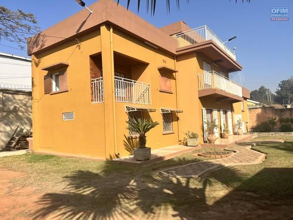 Bureau 5 ch. 233 m² à louer — Ambohidratrimo - photo 2