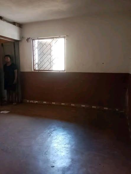 Trano Ahofa 1 ch. à louer — Andohatapenaka - photo 2