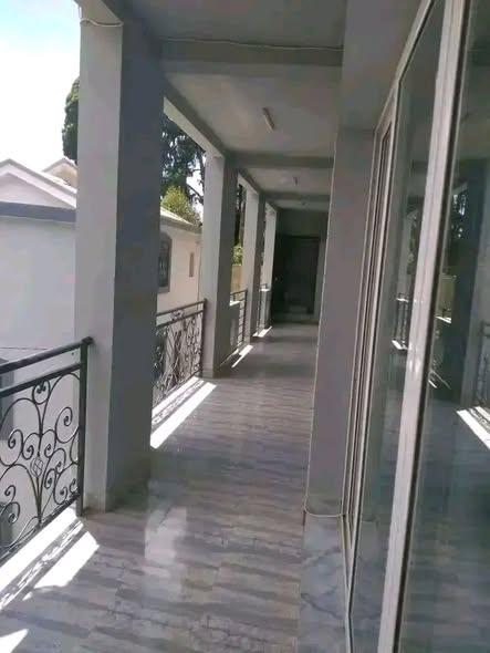 Maison à louer — Ambatoroka - photo 1