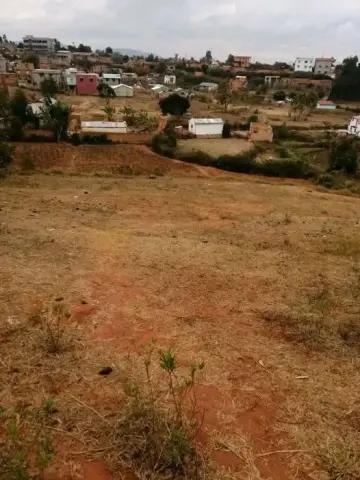 Terrain 500 m² à vendre… — 60 000 000 Ar | Fonenako