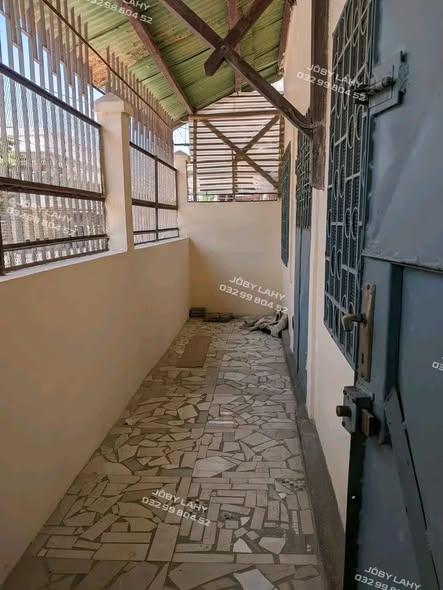 Maison 3 ch. à louer — Mahajanga - photo 1