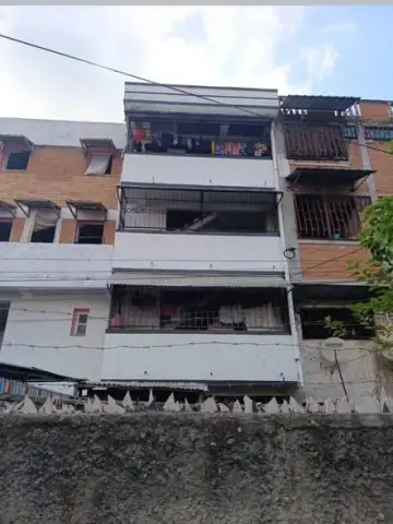 Appartement 2 ch. à vendre — 67 ha