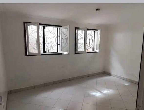 Appartement 2 ch. à vendre — 67 ha - photo 2