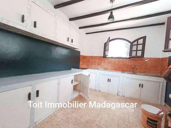 Appartement 1 ch. à louer — Talatamaty - photo 4
