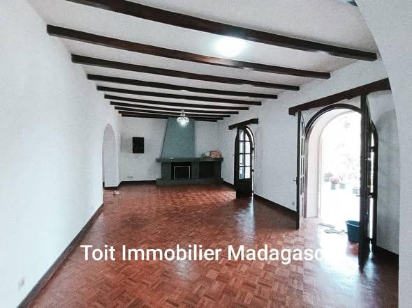 Appartement 1 ch. à louer — Talatamaty - photo 5