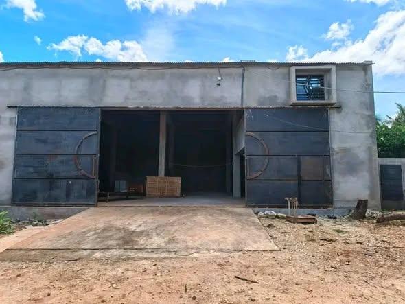 Entrepôt à vendre — Mahajanga - photo 3
