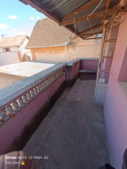 Appartement 2 ch. à louer — Ambohibao - photo 2