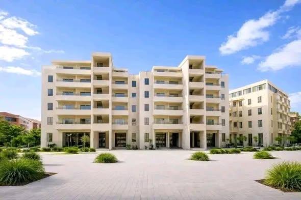 Appartement 3 ch. à vendre — Ambatoroka - photo 1