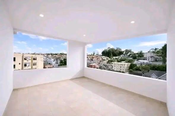 Appartement 3 ch. à vendre — Ambatoroka - photo 2