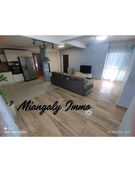 Appartement 3 ch. à louer — Ambohibao - photo 2