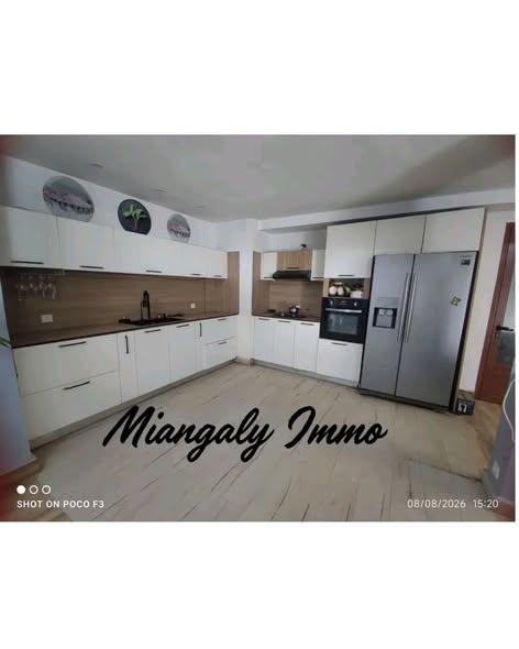 Appartement 3 ch. à louer — Ambohibao - photo 3