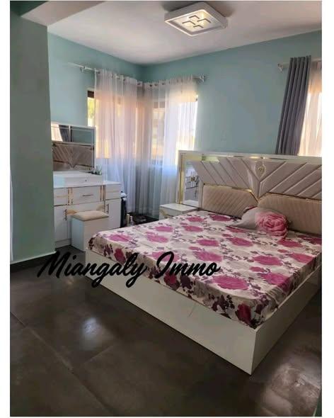 Appartement 3 ch. à louer — Ambohibao - photo 4