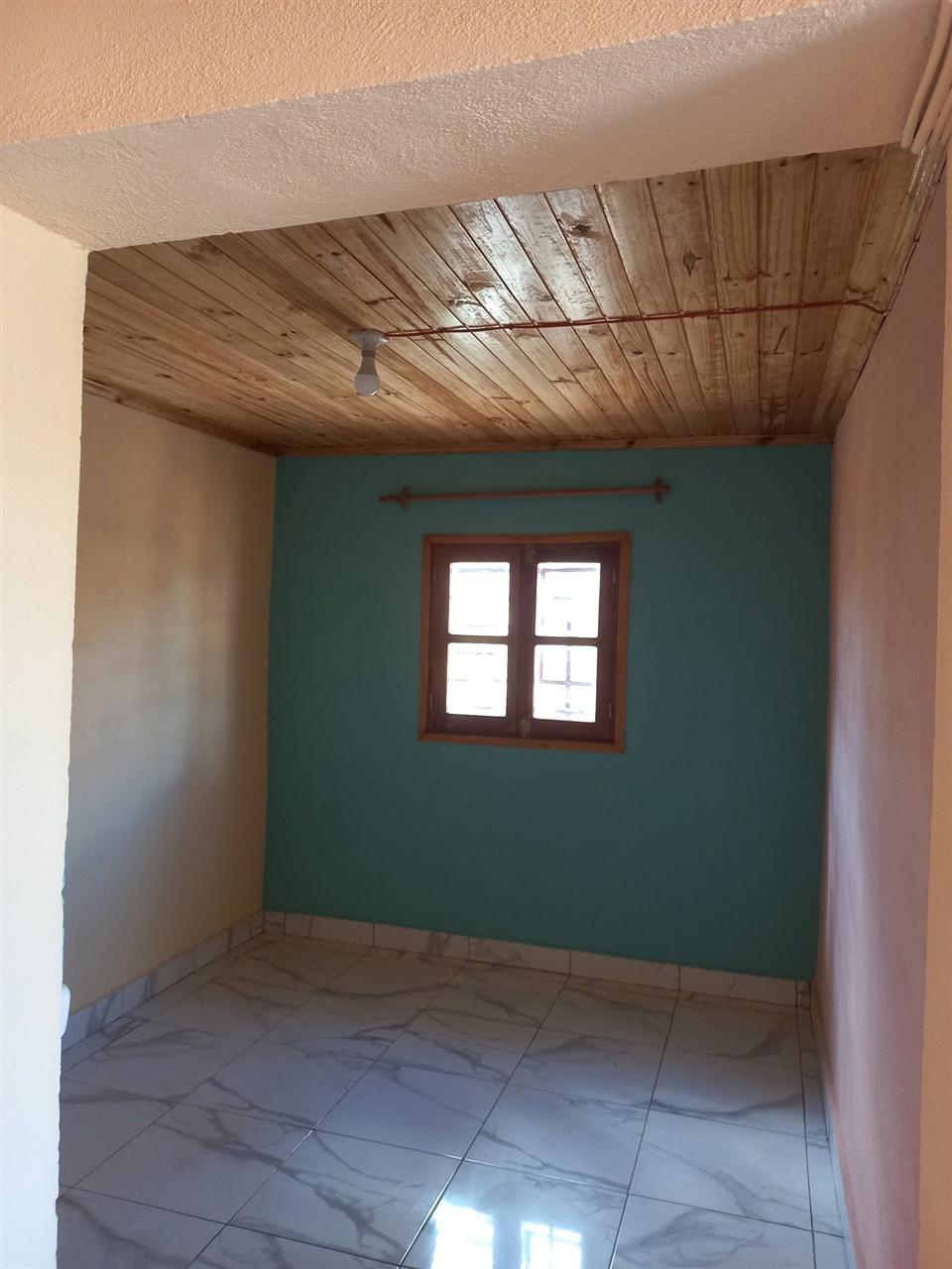Trano ahofa à l'étage 1 chambre — Soavimasoandro, Antananarivo - photo 2