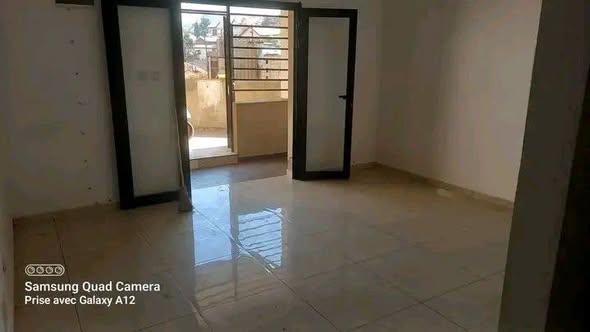 Trano Ahofa à louer — Ambatoroka - photo 3