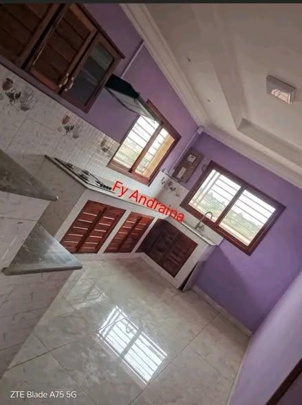Appartement 3 ch. à louer — Mandaniresaka - photo 2