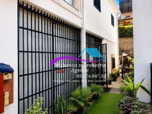 Maison 1 ch. 160 m² à louer — Tsimbazaza - photo 1