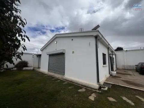 Maison 2 ch. 100 m² à vendre — Ampitatafika