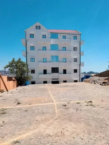 Bureau 2 pièces à louer — Ambatomaro 2… — 1 100 000 Ar | Fonenako
