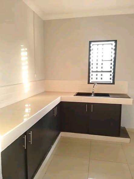 Maison 4 ch. à louer — Mangarivotra - photo 2