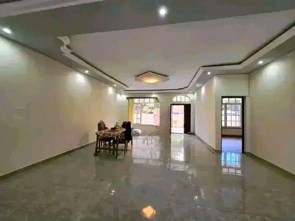 Appartement 4 ch. à louer — Ambohibao - photo 3