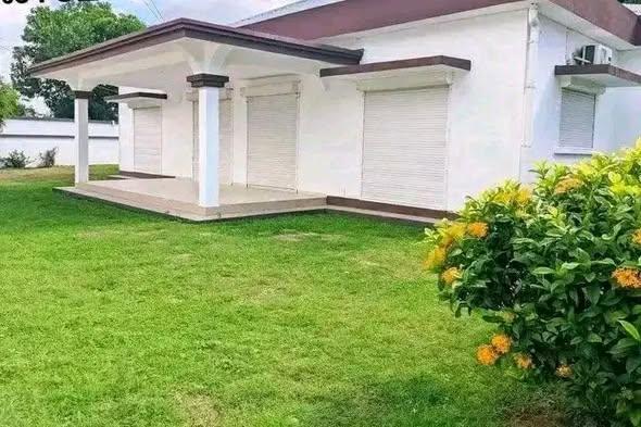 Maison 3 ch. à louer — Toamasina - photo 4