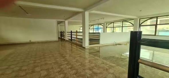 Entrepôt 250 m² à louer — Besarety - photo 4