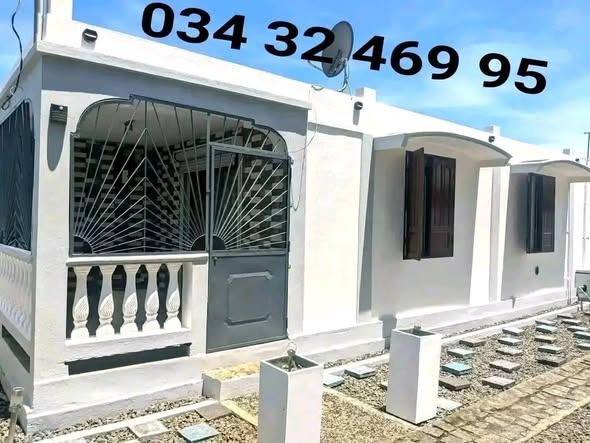 Maison 2 ch. à louer — Toamasina - photo 1