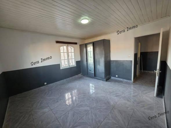 Bureau 2 ch. à louer — Ampasampito - photo 3