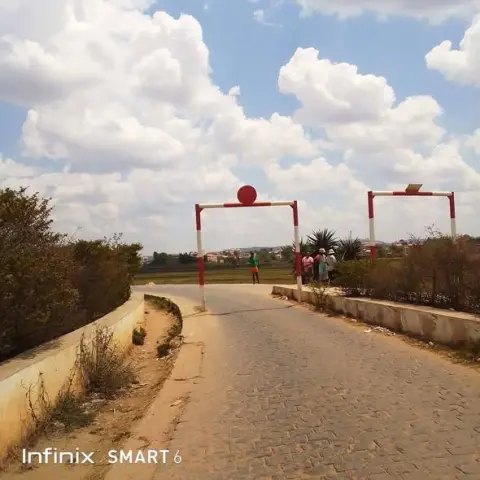 Terrain 10 000 m² à vendre — Sabotsy Namehana