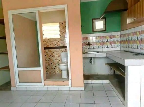 Appartement à louer — Andohanimandroseza - photo 1