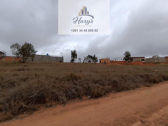 Terrain 1 000 m² à vendre — Ambatobe - photo 2