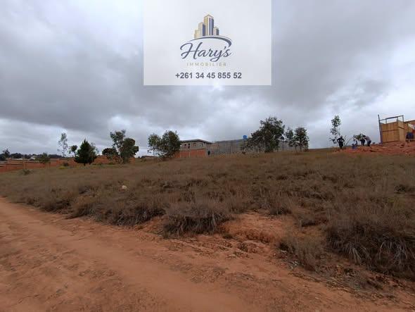 Terrain 1 000 m² à vendre — Ambatobe - photo 4