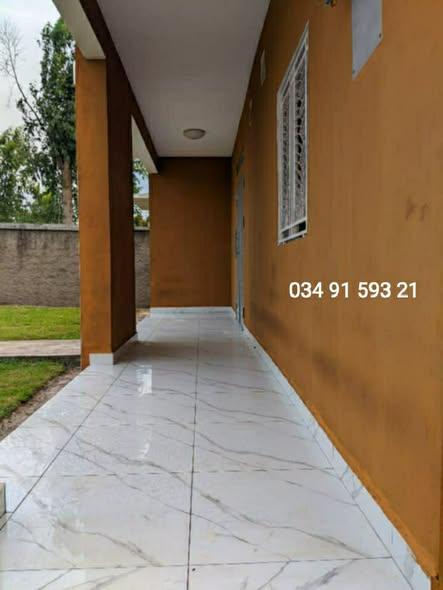 Maison 4 ch. à louer — Toamasina - photo 1