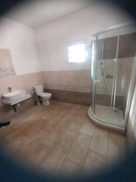 Maison 4 ch. à louer — Andranomena - photo 2