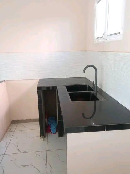 Maison 4 ch. à louer — Andranomena - photo 4