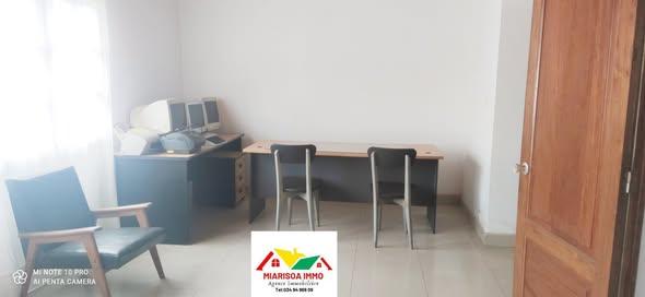 Bureau 40 m² à louer — Antsirabe - photo 2