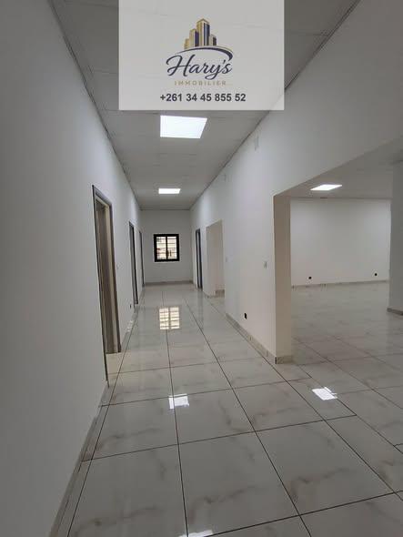 Bureau 2 ch. 250 m² à louer — Ankorondrano - photo 2
