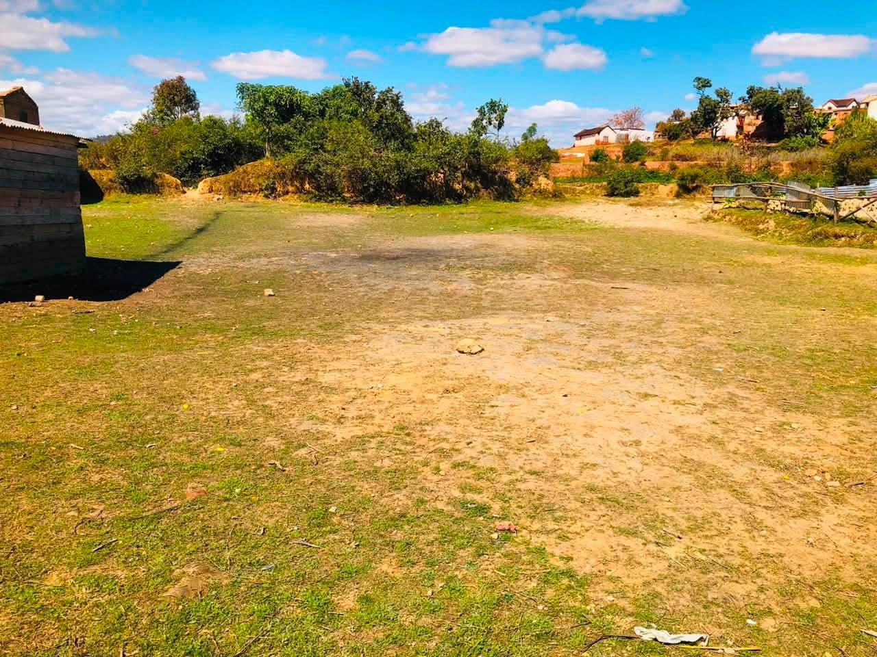 Terrain 600 m² — Bypass arrêt Voasary, Antananarivo - photo 2