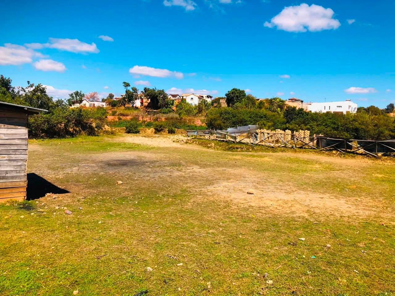 Terrain 600 m² — Bypass arrêt Voasary, Antananarivo - photo 3